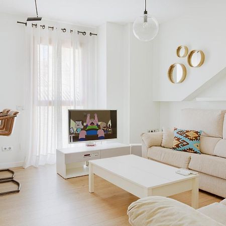 Caleta Homes - Apartamentos Pompidou Málaga Esterno foto