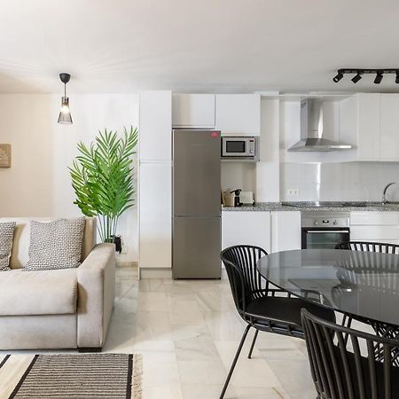 Caleta Homes - Apartamentos Pompidou Málaga Esterno foto