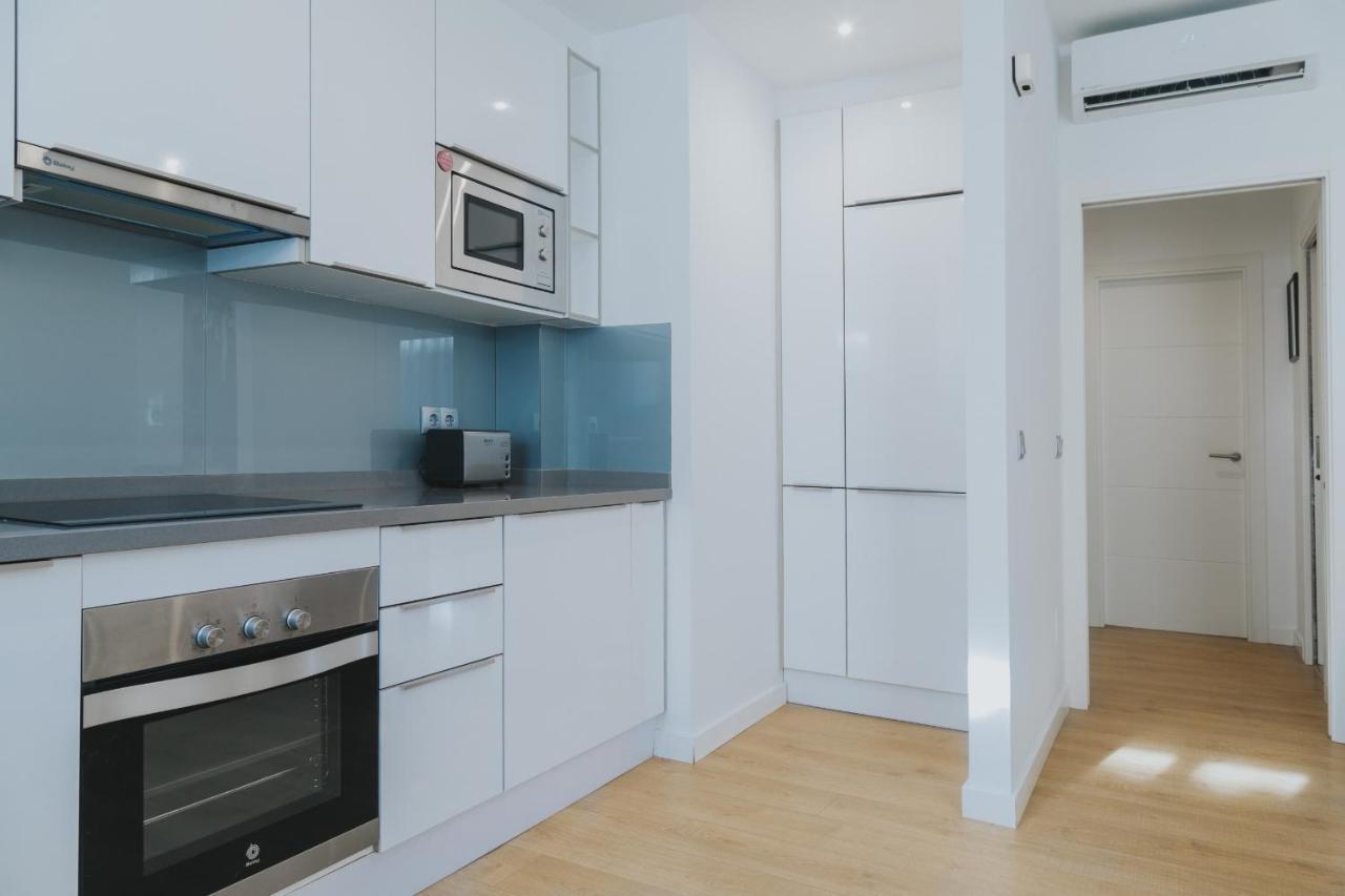 Caleta Homes - Apartamentos Pompidou Málaga Esterno foto