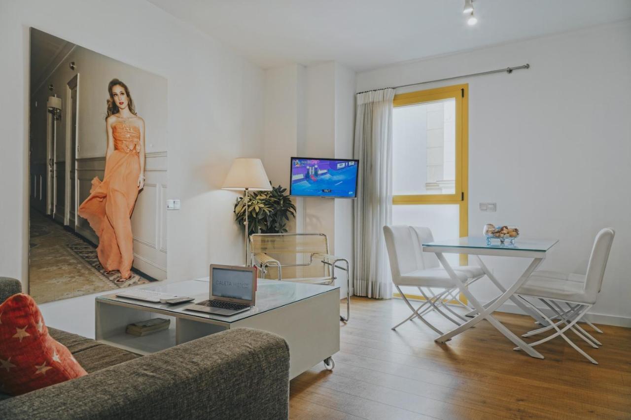 Caleta Homes - Apartamentos Pompidou Málaga Esterno foto