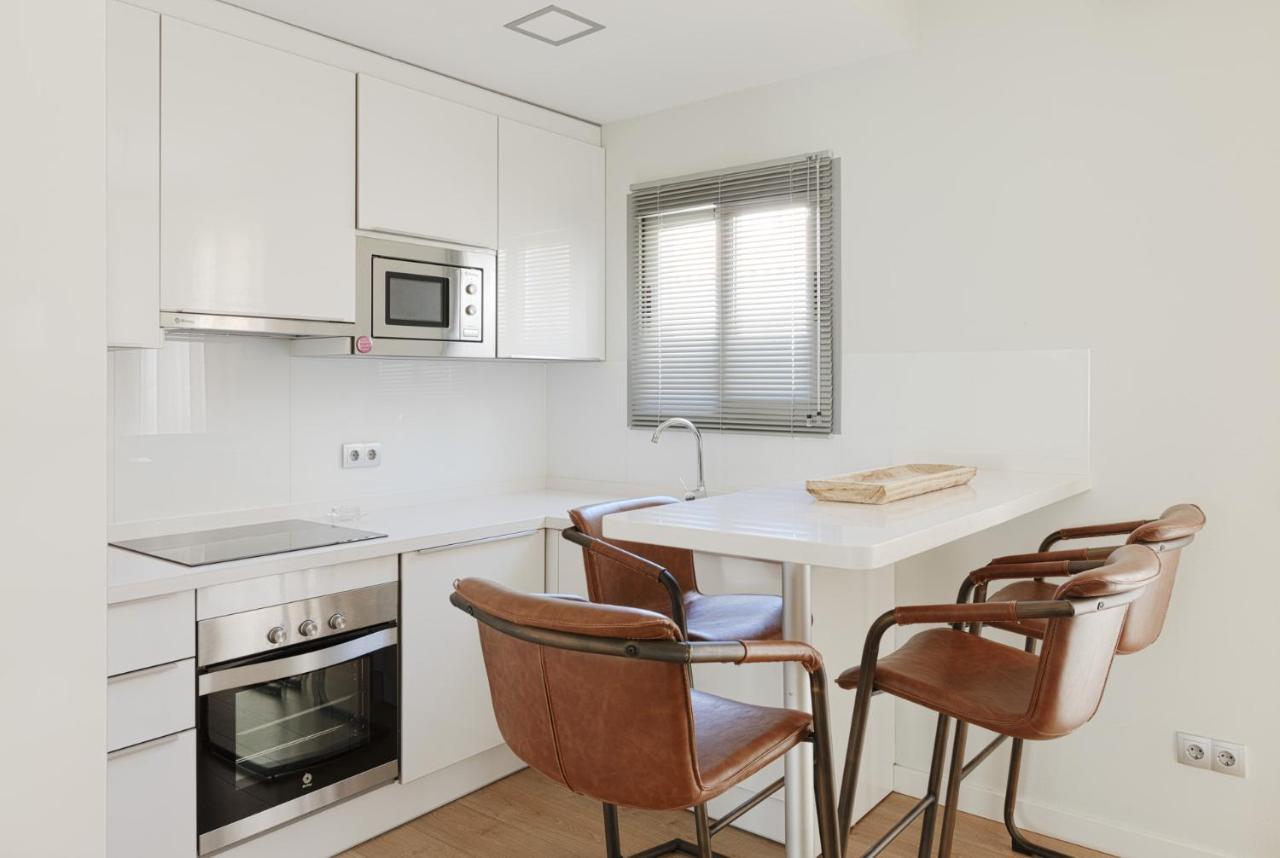 Caleta Homes - Apartamentos Pompidou Málaga Esterno foto