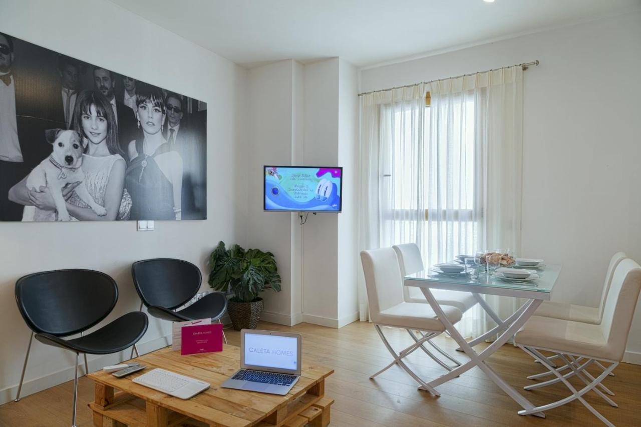 Caleta Homes - Apartamentos Pompidou Málaga Esterno foto