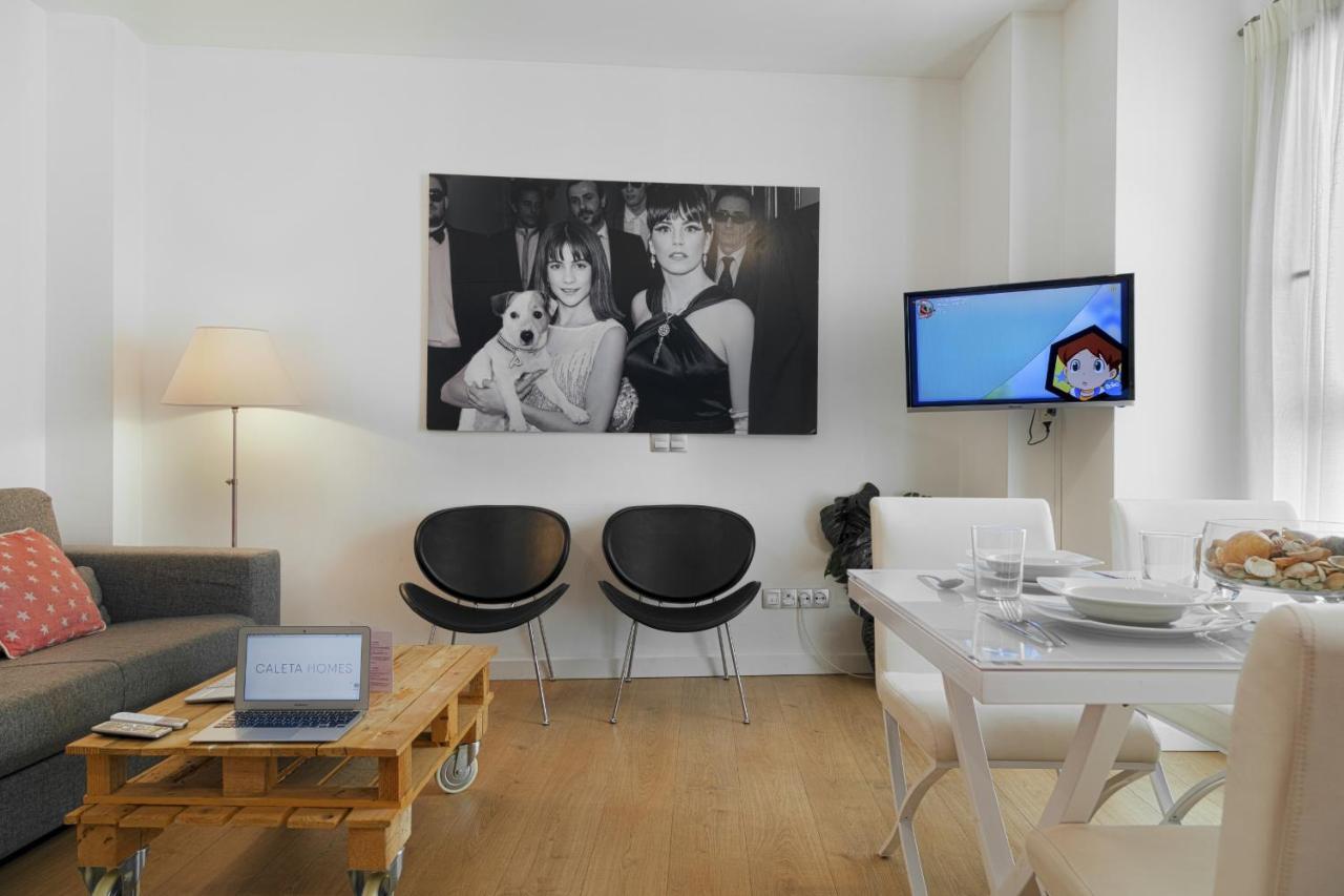Caleta Homes - Apartamentos Pompidou Málaga Esterno foto