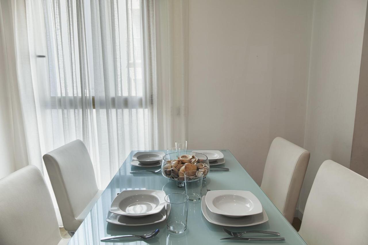 Caleta Homes - Apartamentos Pompidou Málaga Esterno foto