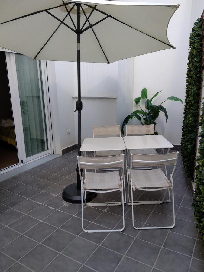 Caleta Homes - Apartamentos Pompidou Málaga Esterno foto