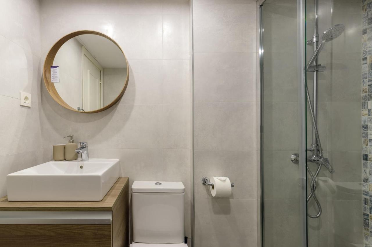 Caleta Homes - Apartamentos Pompidou Málaga Esterno foto