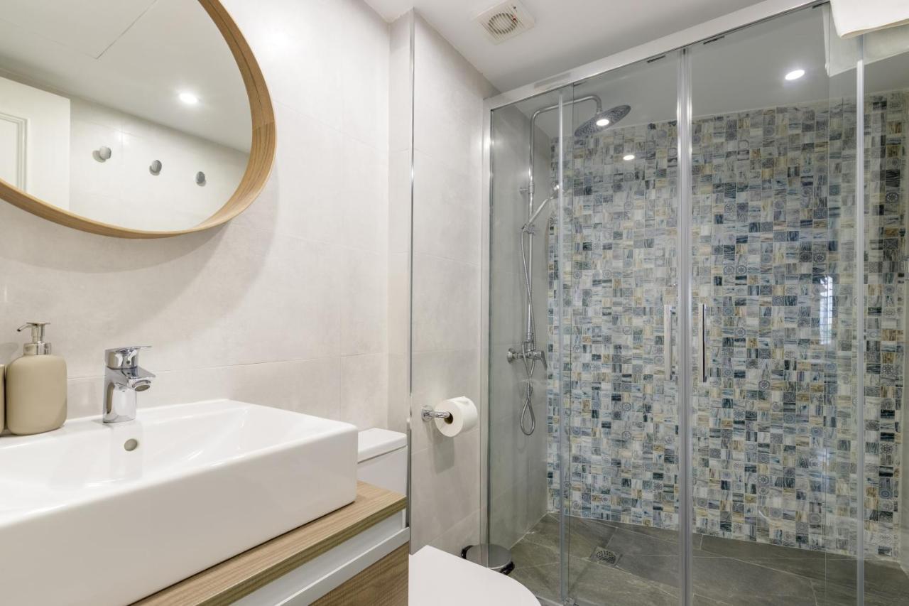Caleta Homes - Apartamentos Pompidou Málaga Esterno foto