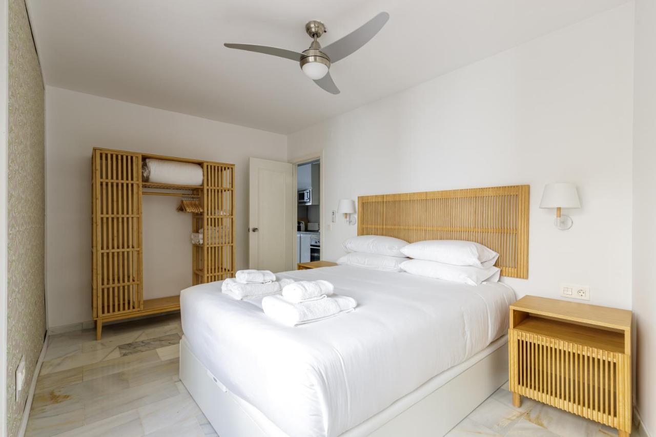 Caleta Homes - Apartamentos Pompidou Málaga Esterno foto