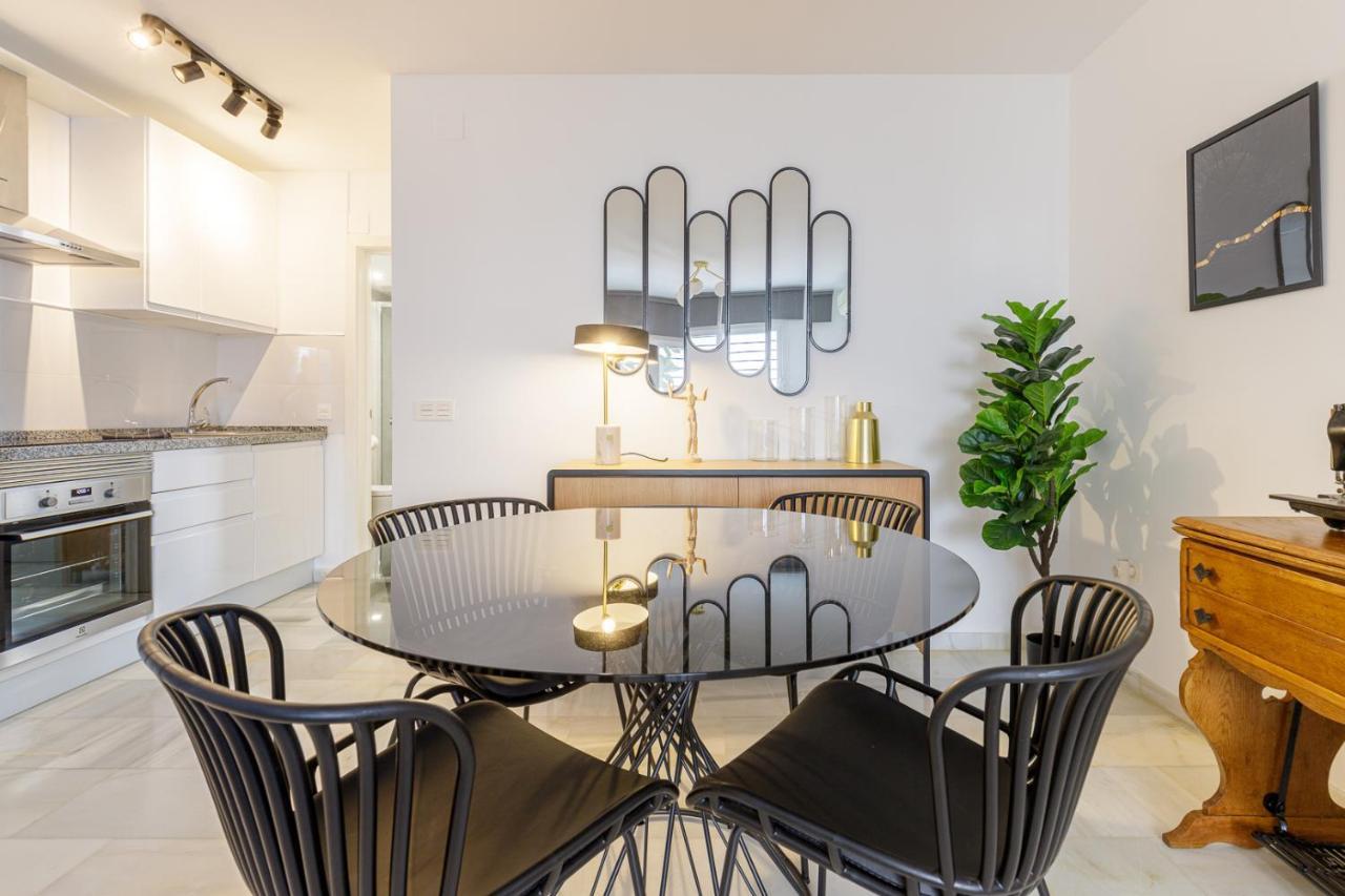 Caleta Homes - Apartamentos Pompidou Málaga Esterno foto