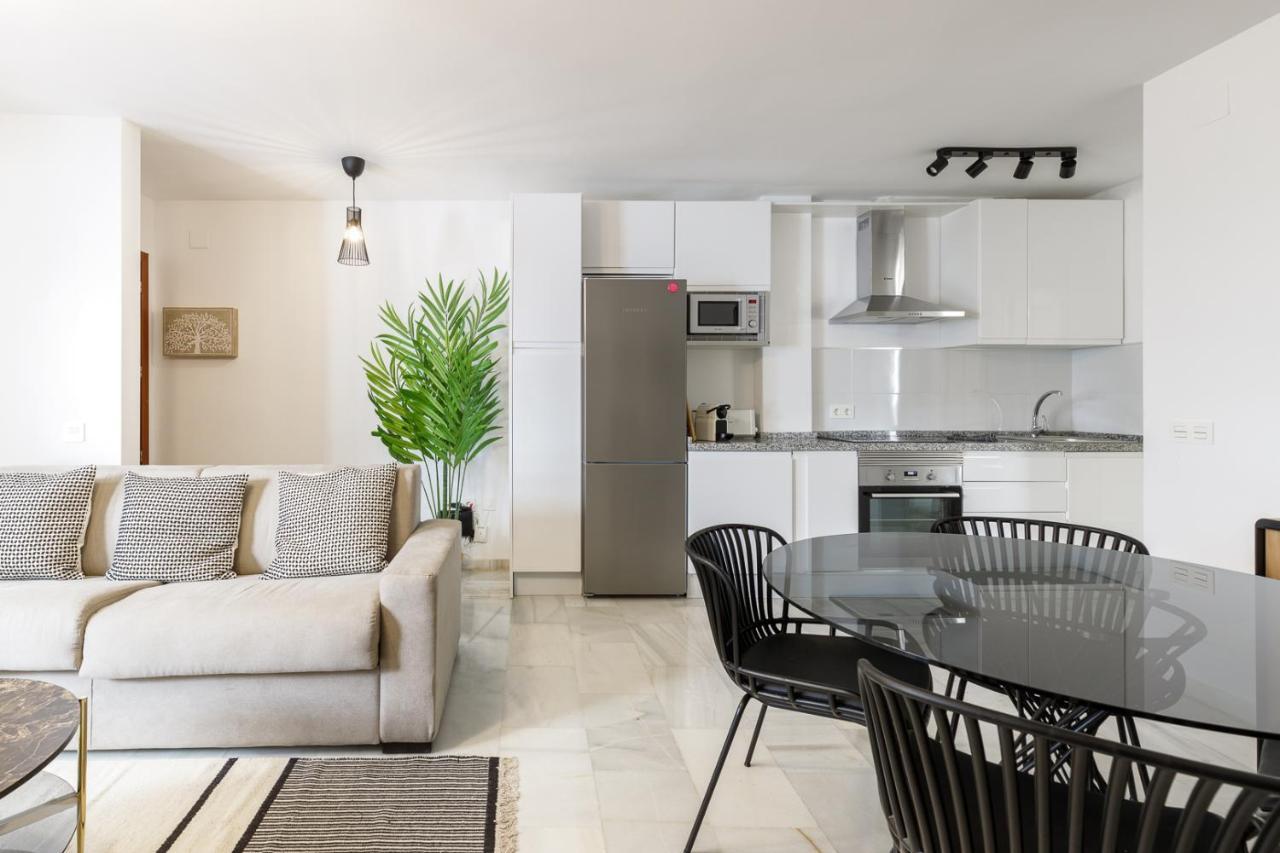 Caleta Homes - Apartamentos Pompidou Málaga Esterno foto